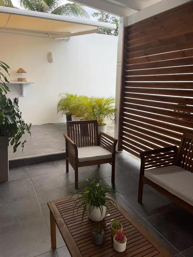 Hébergement de vacances Charmante maison avec piscine Lamentin