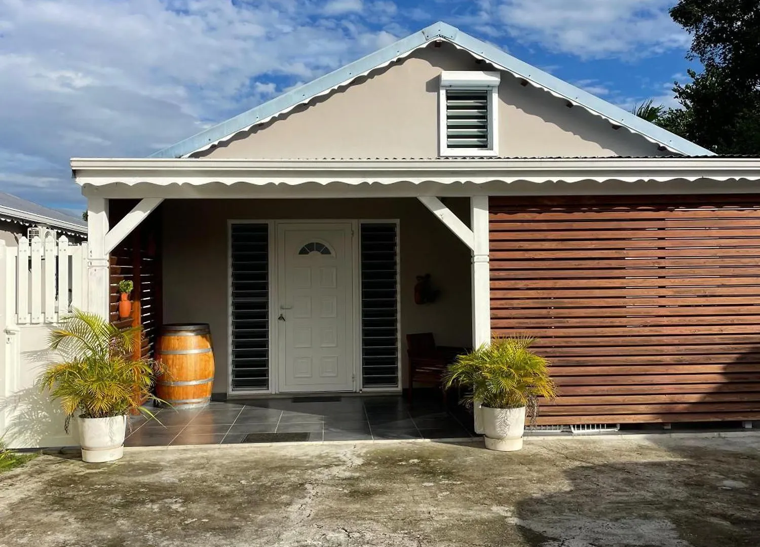 Hébergement de vacances Charmante maison avec piscine Lamentin