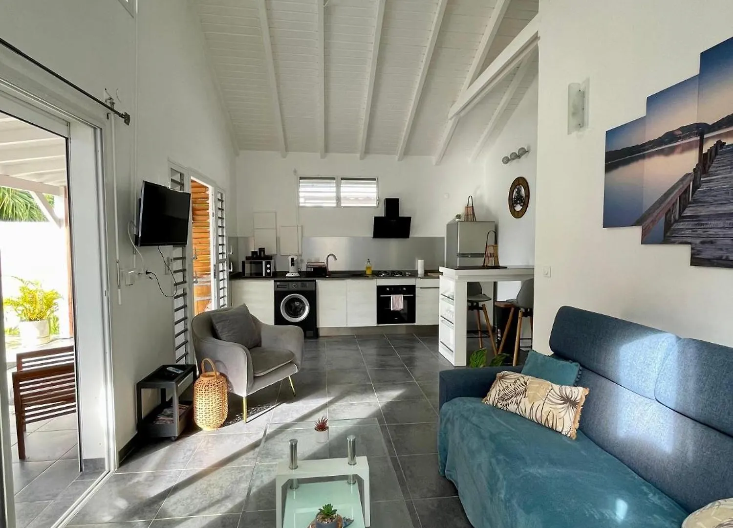 Charmante maison avec piscine Lamentin 0*,  Guadeloupe