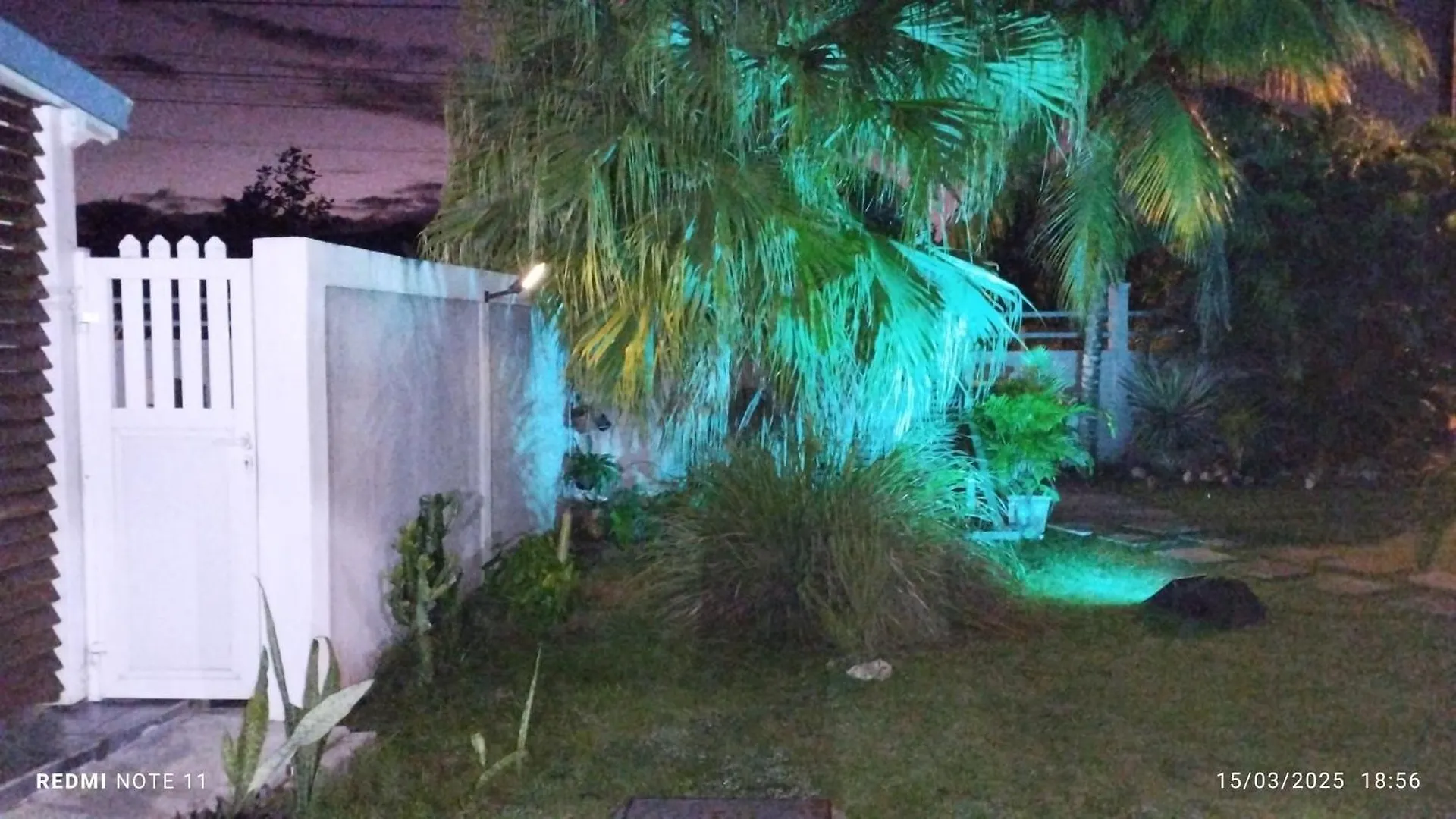 Hébergement de vacances Charmante maison avec piscine Lamentin